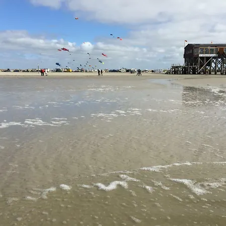 Suederbootfahrt - Ruheoase Für Naturliebhaber In Zwischen Tönning Und St Peter Ording Perfekt Für Radtouren